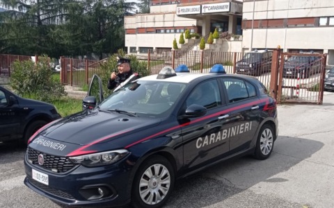 Arrestato per violenza sulla ex e violazione dei divieti