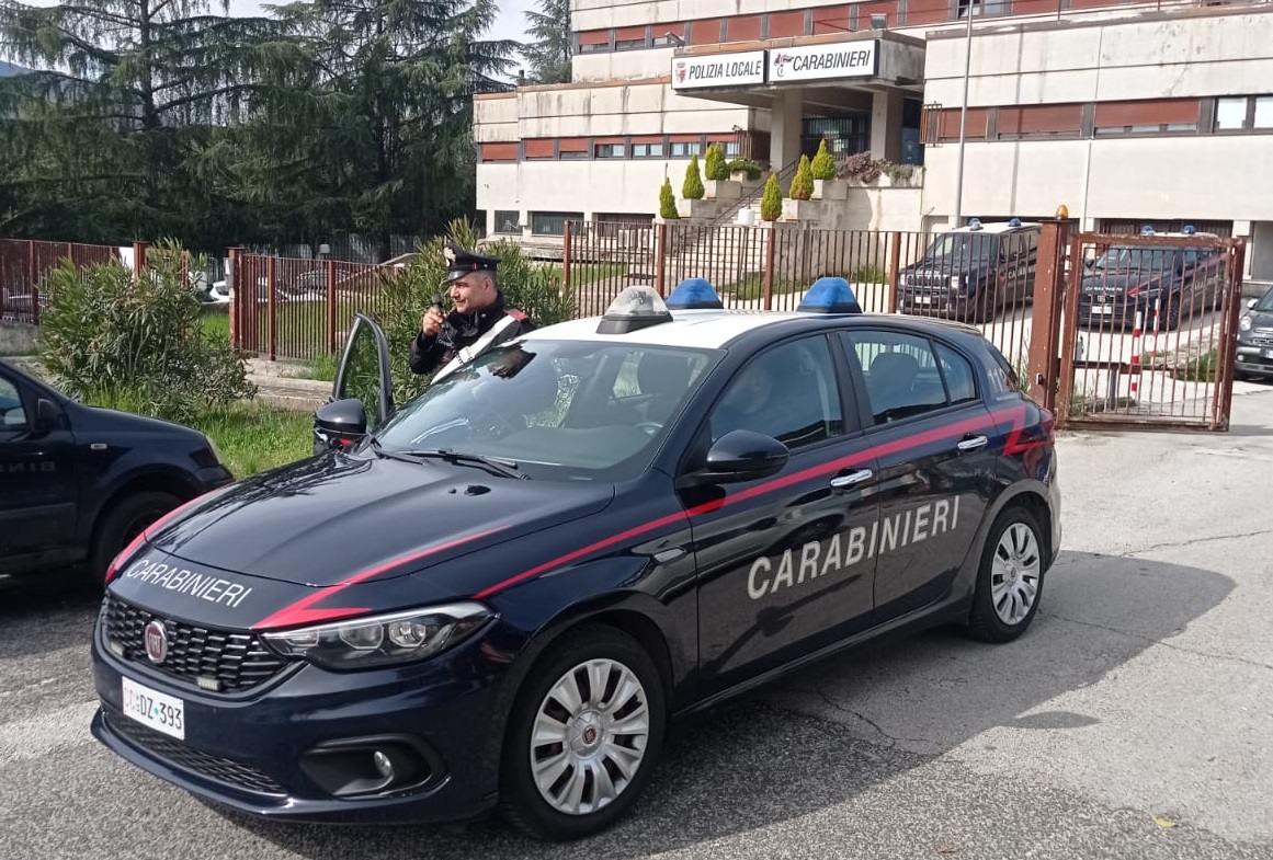 Arrestato per violenza sulla ex e violazione dei divieti