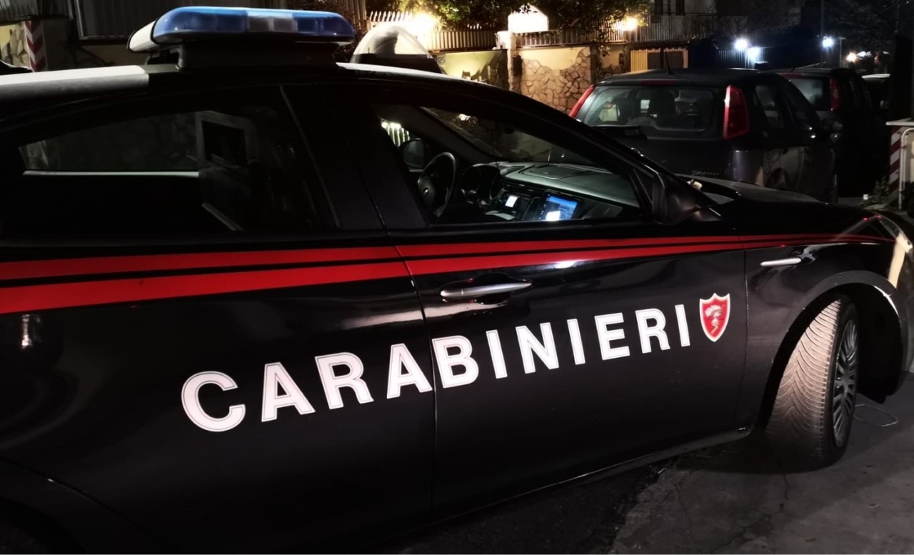 Due uomini denunciati per un furto da 300 euro