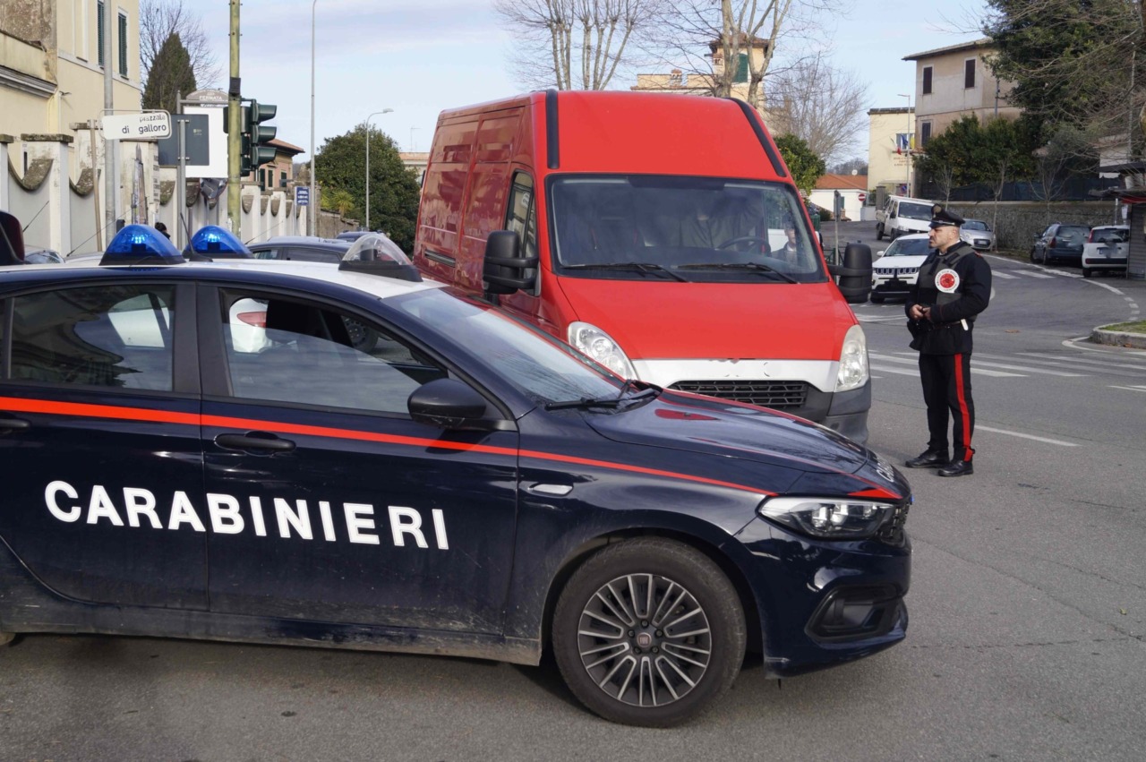 Controllo a Cremona, rifiuta l’alcoltest e minaccia i militari