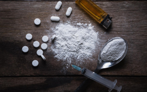 Denunciato 28enne dopo lite e sequestro di hashish