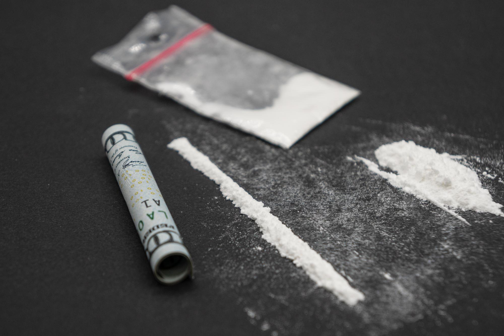 Espulso albanese irregolare trovato con cocaina durante controlli estivi