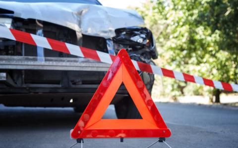 Incidente mortale a Pizzighettone: ciclista di 72 anni travolto da un autocarro