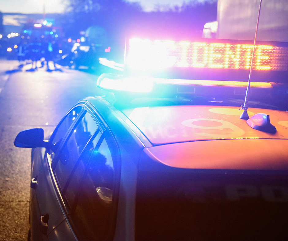 Scontro frontale-laterale: un ferito estratto dalle lamiere