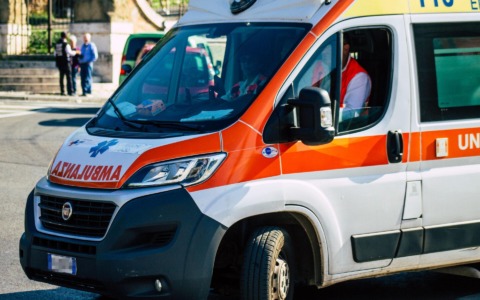 Tre interventi del 118 a Cremona tra aggressione, malore e intossicazione